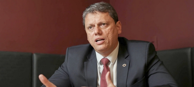 Restrição no leilão do Tecon Santos 10 pode comprometer plano logístico entre porto de Santos e São Sebastião, diz Tarcísio