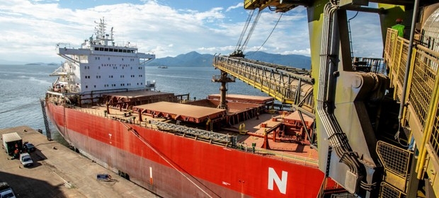 Recorde nos portos: por que o Paraná nunca importou e exportou tanto?