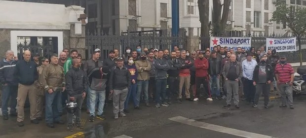 Trabalhadores do Porto de Santos entram em greve e cobram aumento salarial