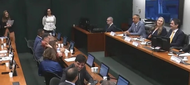 Câmara instala comissão para discutir novo marco dos portos
