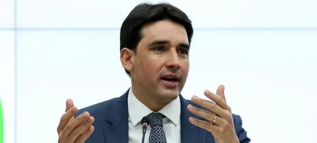 Costa Filho nega saída antecipada do MPor e diz que fica até abril