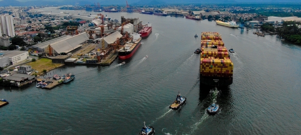 Porto de Santos quebra recorde em contêineres e cargas