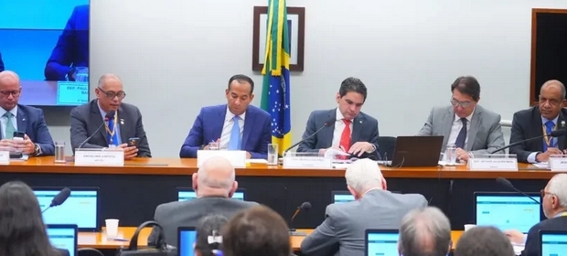 Após críticas de deputado, setor portuário defende acordo capital-trabalho